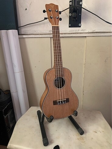 Valler ua52 ns concert Ukulele sıfır kılıf hediyeli