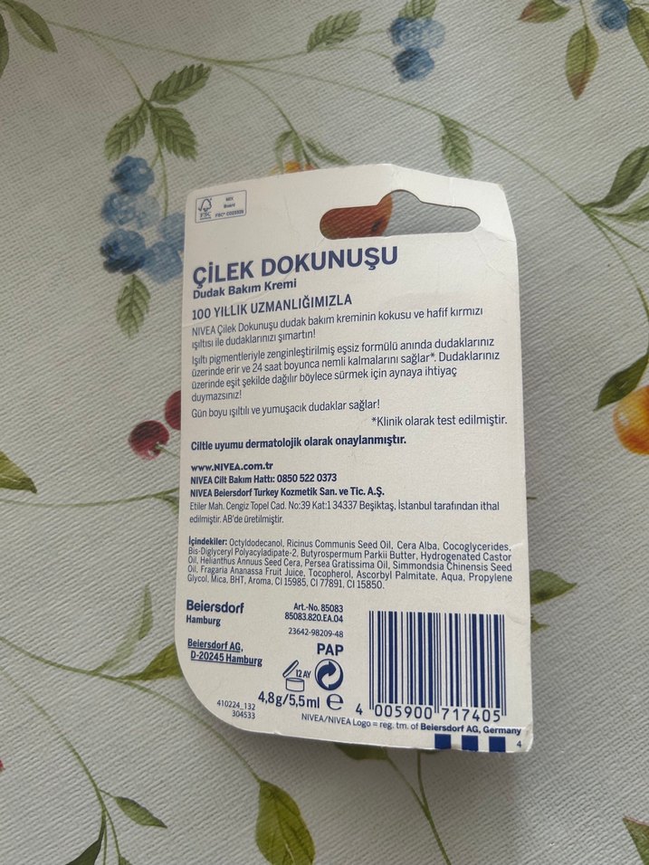 Nivea Disney Prenses Çilek Dudak Balmı - Görsel 2