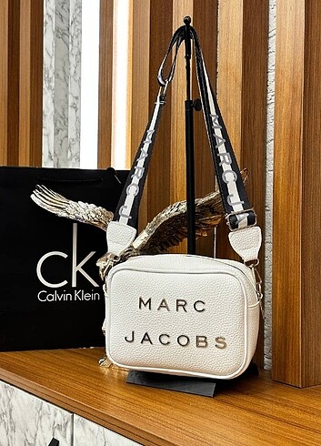 Marc jacobs askılı çanta 