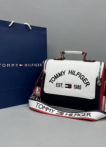 Tommy hilfiger askılı çanta 