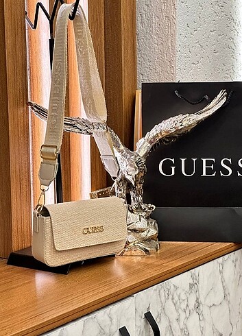  Beden Guess hasır askılı çanta 