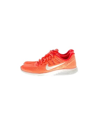 Nike Spor Ayakkabı %70 İndirimli.