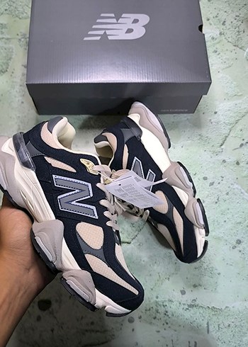 New Balance Siyah Beyaz Kadın Spor Ayakkabı
