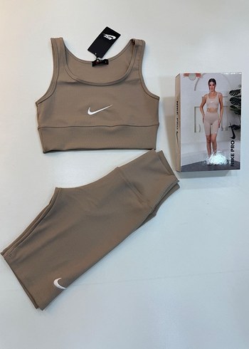 Nike Sporcu Sütyeni ve Tayt Seti - Görsel 2