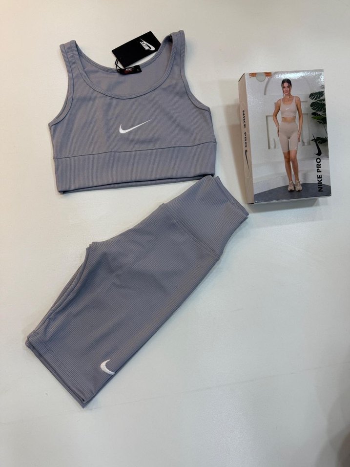 Nike Sporcu Sütyeni ve Tayt Seti - Görsel 3
