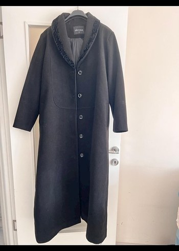 Uzun Siyah Kaban Kadife Detaylı - Görsel 2