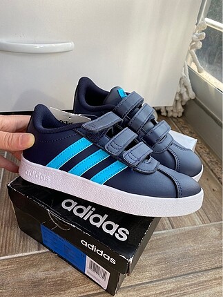 Adidas Çocuk Spor Ayakkabısı
