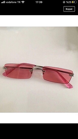 Bershka kare pembe gözlük
