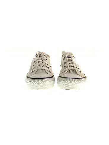 38 Beden Converse Spor Ayakkabı %70 İndirimli.