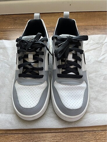 Nike Sneaker