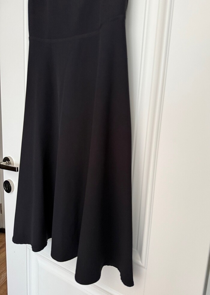 Batik Sırtı Açık Kiloş Elbise - Görsel 2