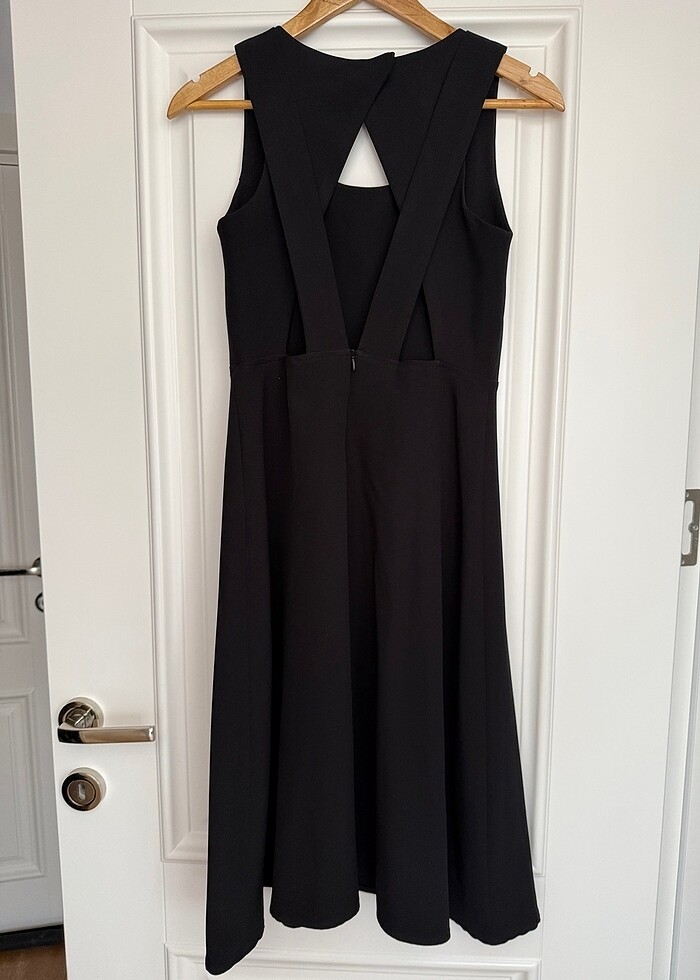 Batik Sırtı Açık Kiloş Elbise - Görsel 5