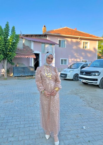 Abiye Uzun Kollu Altın Payetli Tesettür Abiye