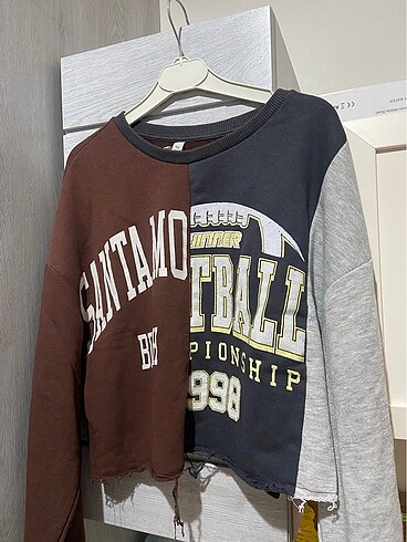 DeFacto sweatshirt