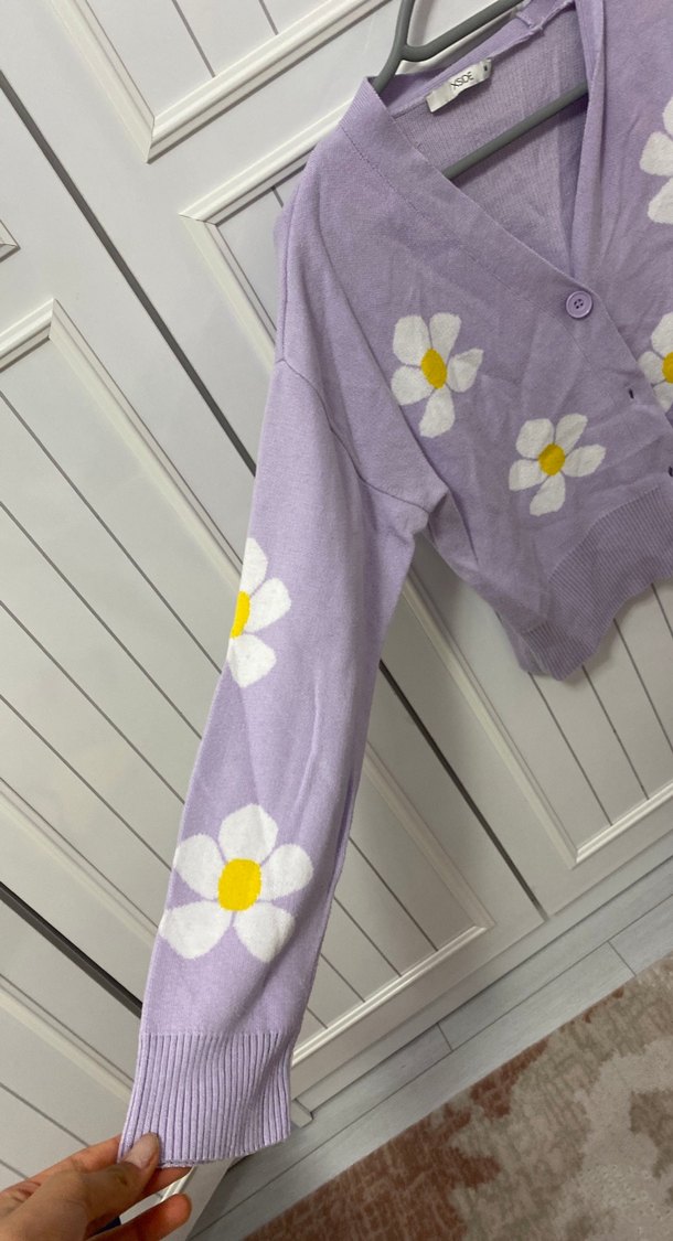 Pastel Mor Çiçek Desenli Düğmeli Hırka - Görsel 2