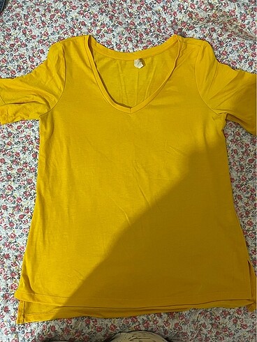 V yaka tshirt
