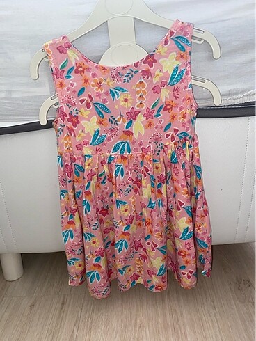 Pembe elbise