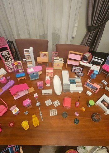 Barbie oyuncakları 1. Pembe Oyuncak Ev ve Aksesuar Seti - Görsel 5