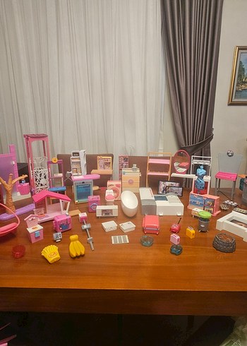 Barbie oyuncakları 1. Pembe Oyuncak Ev ve Aksesuar Seti - Görsel 4