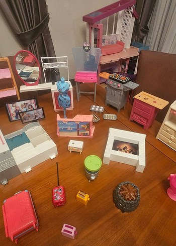 Barbie oyuncakları 1. Pembe Oyuncak Ev ve Aksesuar Seti - Görsel 9