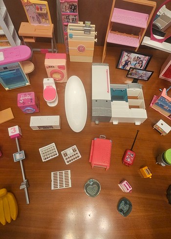 Barbie oyuncakları 1. Pembe Oyuncak Ev ve Aksesuar Seti - Görsel 10
