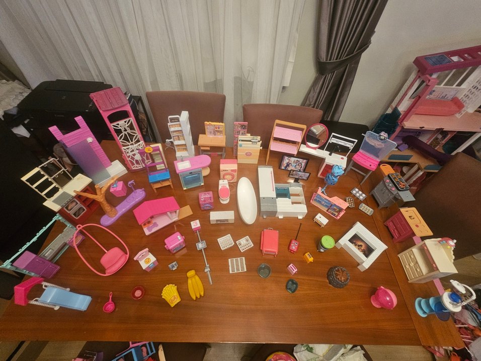 Barbie oyuncakları 1. Pembe Oyuncak Ev ve Aksesuar Seti - Görsel 5