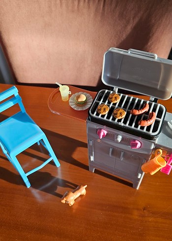 Barbie nin Barbekü Oyun Seti - Görsel 3