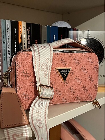 Pembe guess kutu çanta