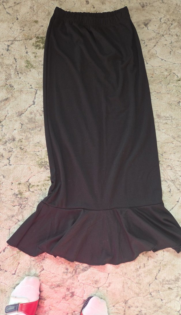 Uzun Siyah Volanlı Kadın Etek - Görsel 2