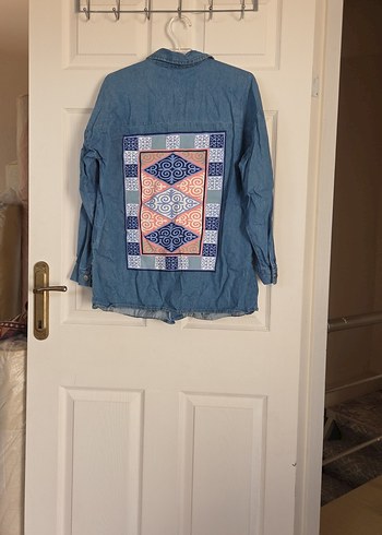 Düğmeli Mavi Denim Kadın Gömlek - Görsel 3