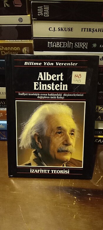 BİLİME YÖN VERENLER ALBERT EINSTEIN