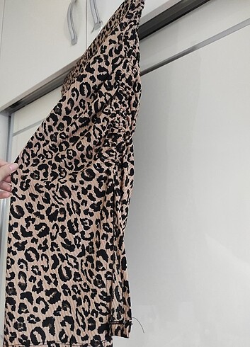 Trendyol & Milla Leopar midi boy yırtmaçlı etek