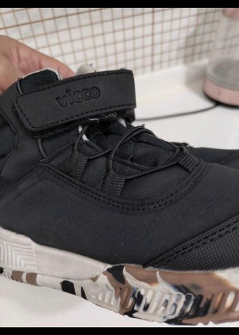 33 Beden Vicco Marka Siyah Erkek Çocuk Botu