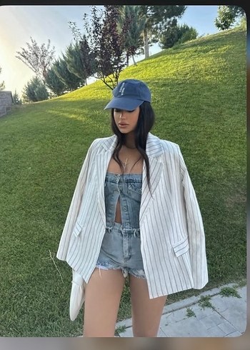 Beyaz Çizgili Bleazer