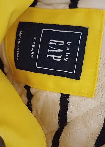 Düğmeli Sarı Erkek Çocuk Yağmurluk - Görsel 3