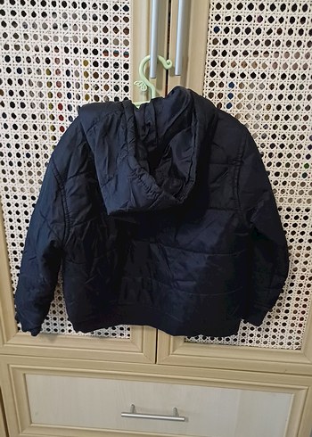 Erkek Çocuk Siyah Kapüşonlu Düğmeli Mont - Görsel 2