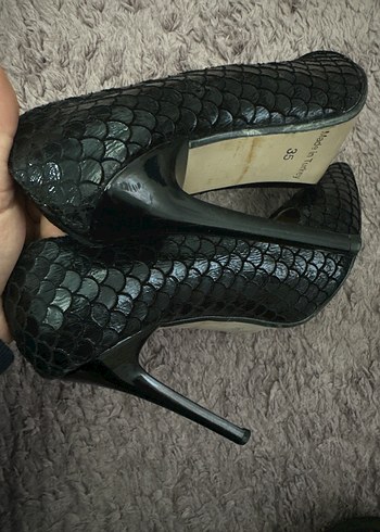 Siyah Yılan Derisi Desenli Stiletto Topuklu Ayakkabı - Görsel 4