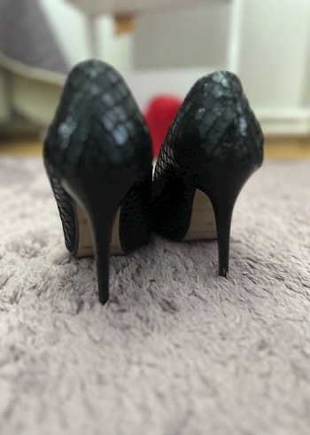 Siyah Yılan Derisi Desenli Stiletto Topuklu Ayakkabı - Görsel 3