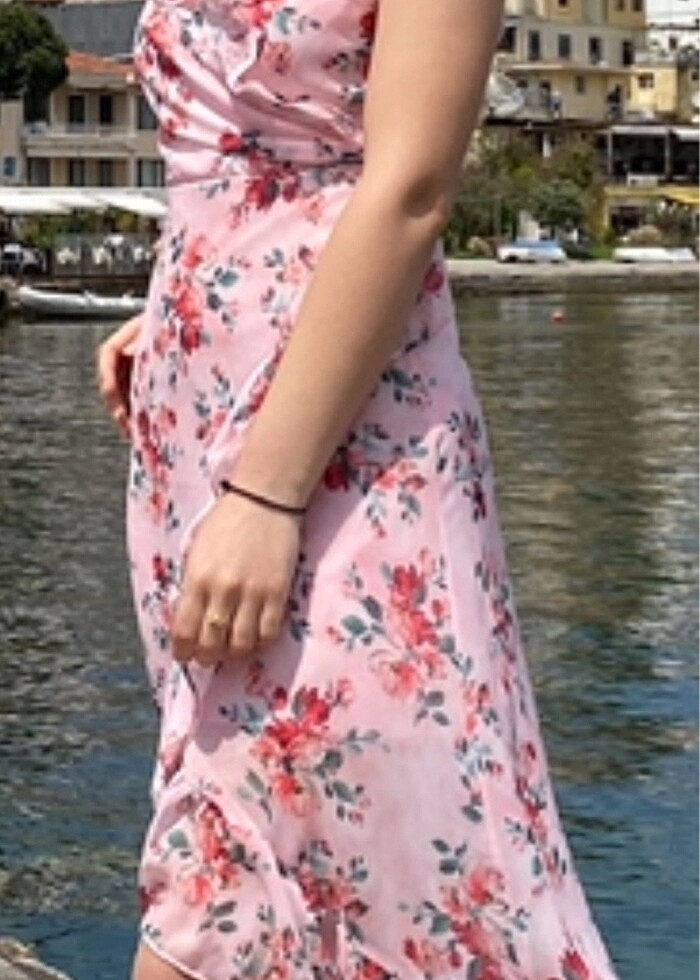 Trendyol çiçekli pembe tül elbise - Görsel 3