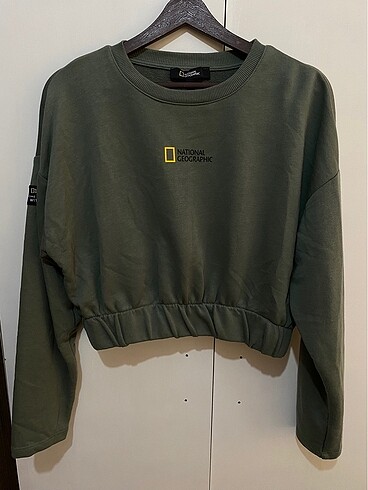 National Geographic sweatshirt