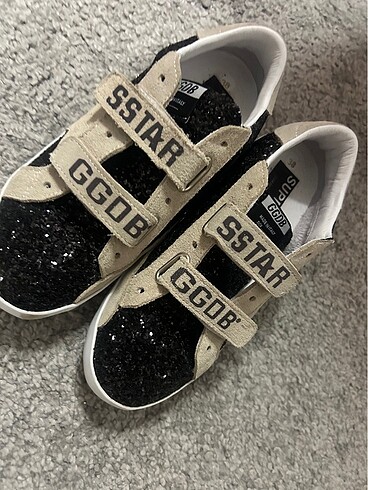 Golden Goose Deluxe Golden goose