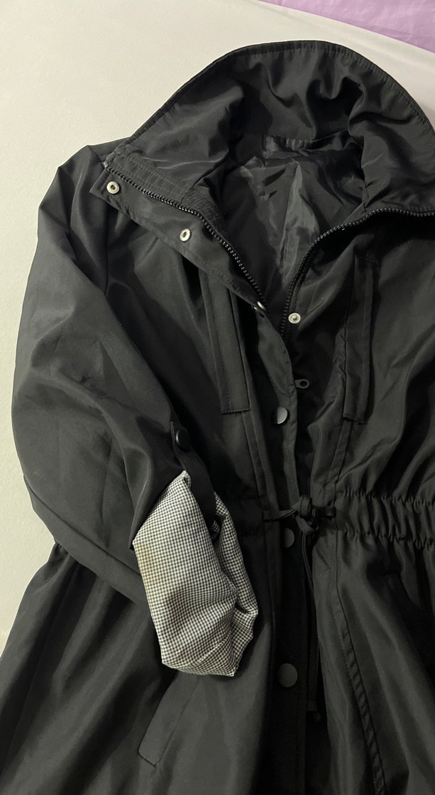 Düğmeli Siyah Kadın Uzun Yağmurluk - Görsel 3