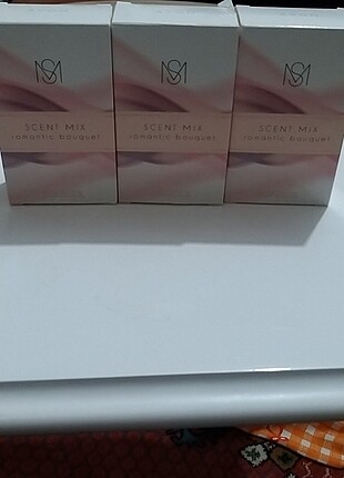 AVON 3 adet MIX ROMANTIC bouquet parfüm