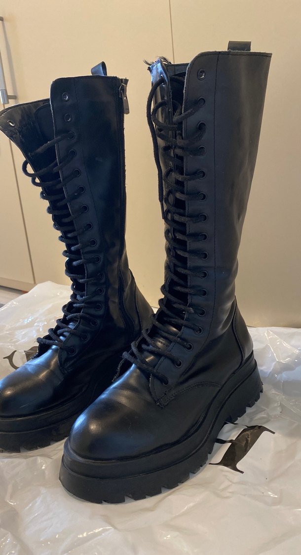 Siyah Deri Gotik Stiletto Topuklu Bot - Görsel 3