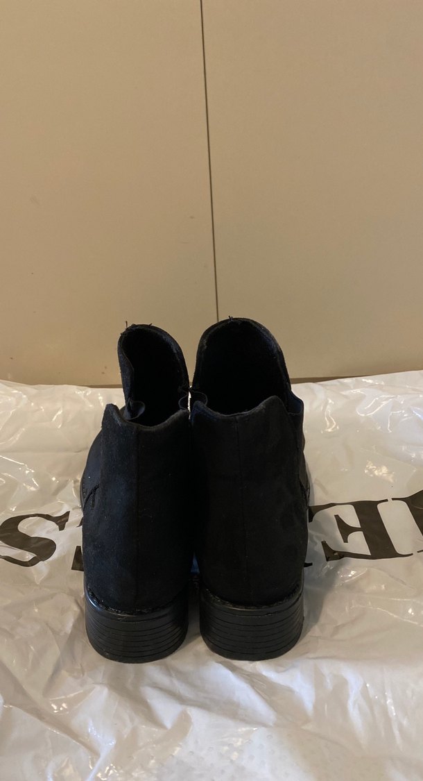 Siyah Süet Kadın Bot, Tokalı, Rahat Topuklu - Görsel 2