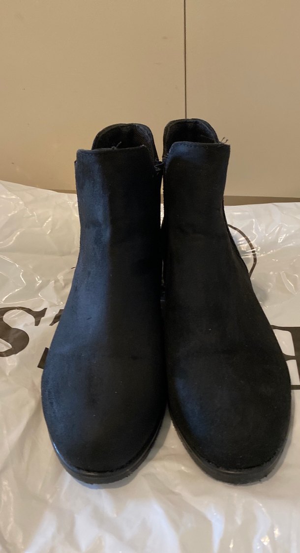 Siyah Süet Kadın Bot, Tokalı, Rahat Topuklu - Görsel 3