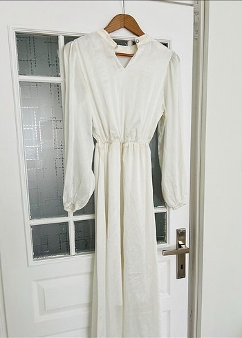 Uzun Kollu Beyaz Keten Elbise - Görsel 2