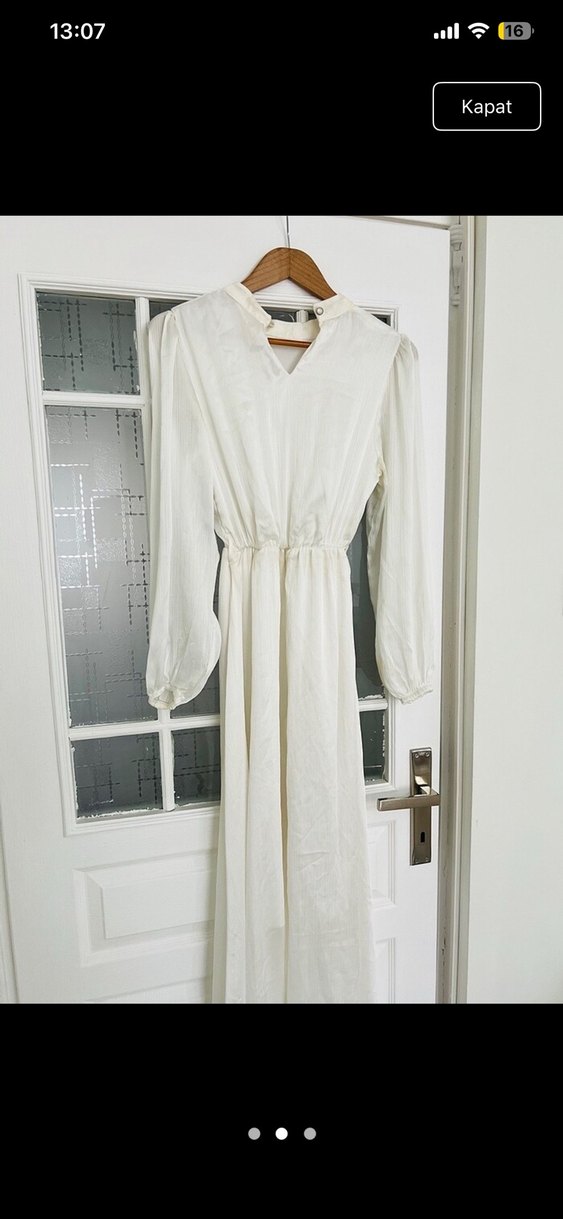 Uzun Kollu Beyaz Keten Elbise - Görsel 2