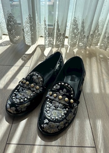 Elle Tokalı İşlemeli Siyah Yüksek Topuklu Kadın Loafer