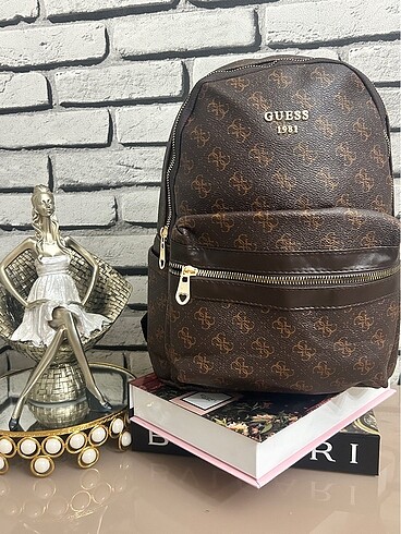 GUESS KADIN SIRT ÇANTASI